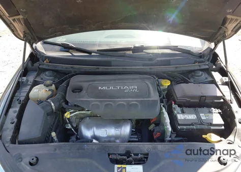 2015 Chrysler 200 C z USA, uszkodzony, nr VIN 1C3CCCCB3FN629190